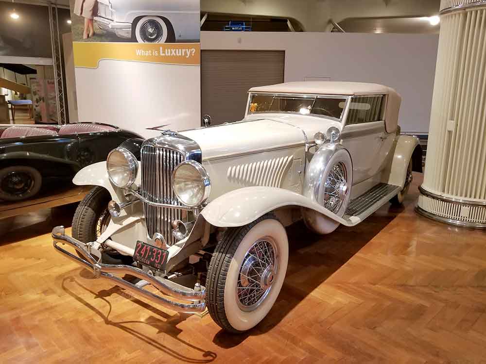 Old car. Voice search and control on cars